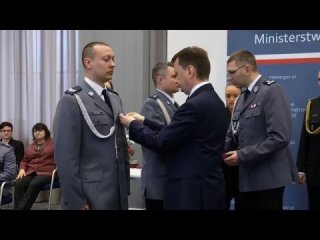 Ostrołęccy policjanci odznaczeni przez Ministra Spraw Wewnętrznych 