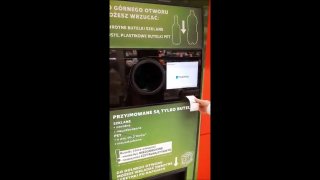 Automat na butelki szklane i plastikowe. Tak działa w Ostrołęce